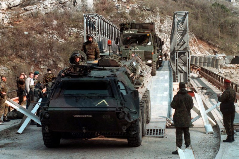 Vor 20 Jahren: Bundestag Bewilligt Bundeswehreinsatz In Bosnien Und ...